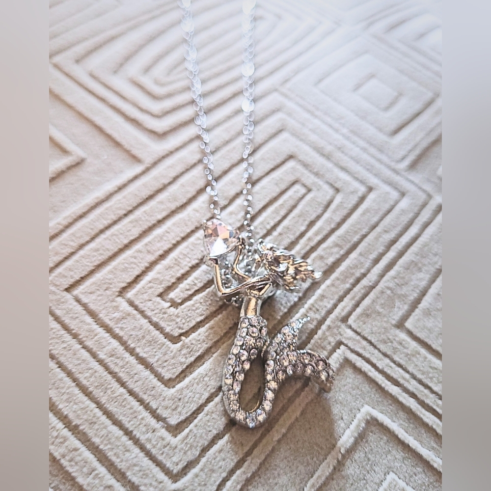 🧜‍♀️Elegant Mermaid Rhinestone Pendant Necklace🧜‍♀️